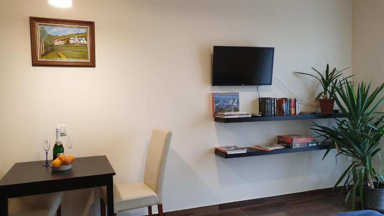 Buzavirag Apartmanhaz Balatonakali Exteriör bild