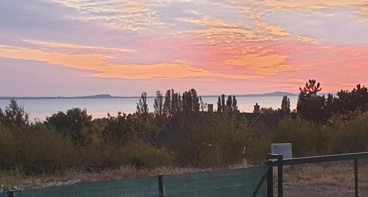 Buzavirag Apartmanhaz Balatonakali Exteriör bild