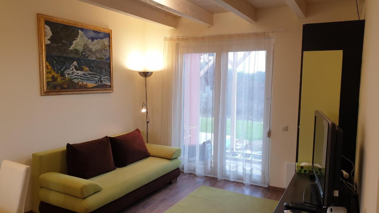 Buzavirag Apartmanhaz Balatonakali Exteriör bild