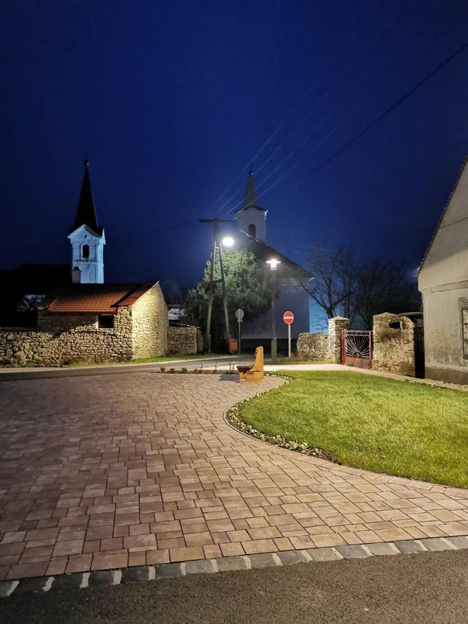 Buzavirag Apartmanhaz Balatonakali Exteriör bild